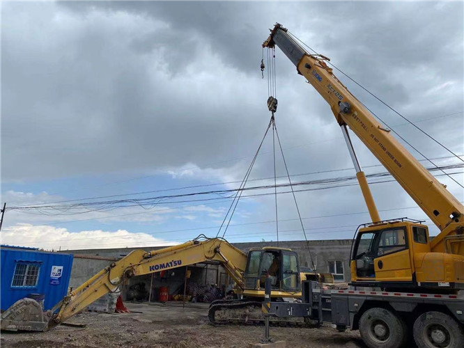 钟祥市25吨吊车的工作半径是多少？